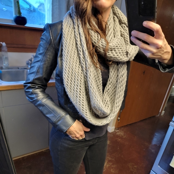 Knit/wrap scarf - Picture 1 of 4
